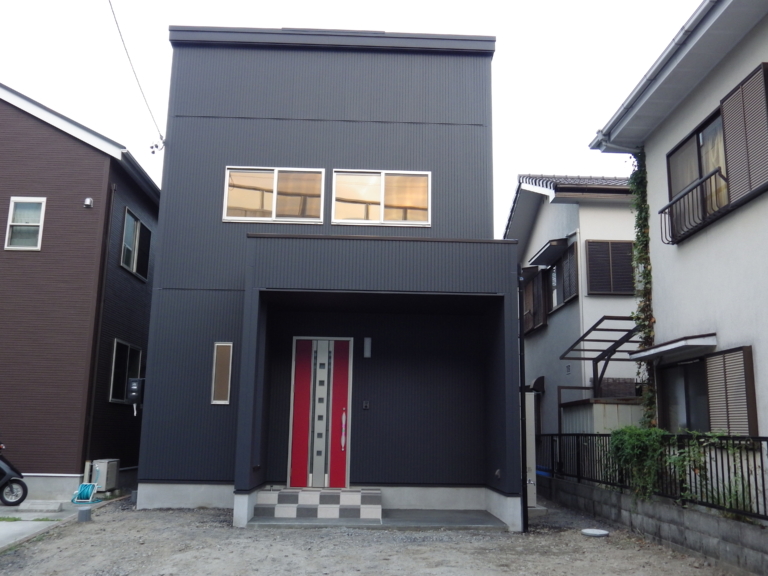 赤い扉の家 静岡の注文住宅 アイエムホーム株式会社